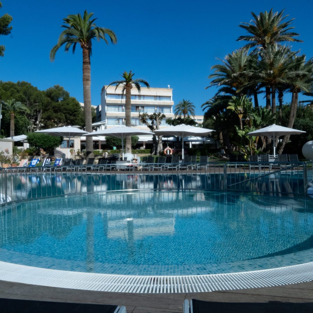 Balear Films - Hoteles - Piscina redonda scaled